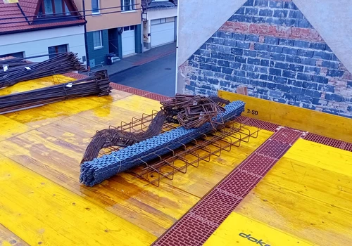 a0d644e4-e47e-4099-86b5-9d8269d04261